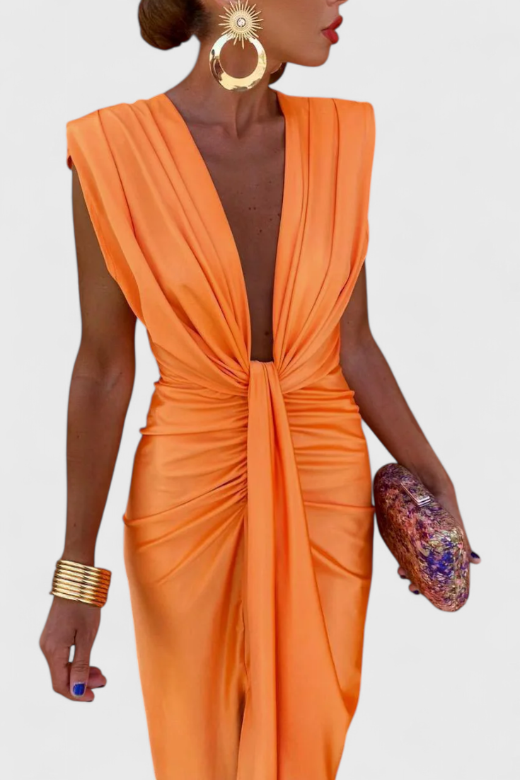 Lakisha Robe midi froncée avec décolleté plongeant